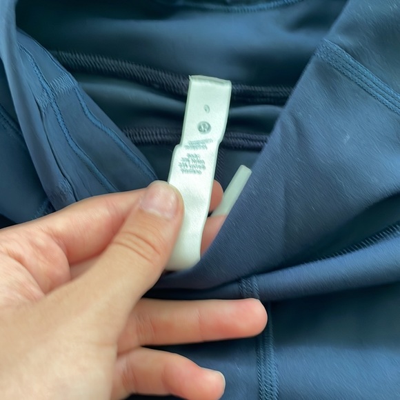 Lululemon Invigorate HR Tight 28” True Navy - Picture 4 of 6